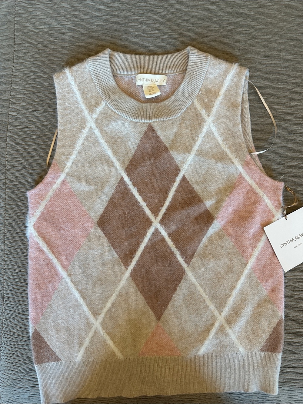 Cynthia Rowley Cream Argyle Sleeveless Sweater Vest with Pink & Tan Diamonds